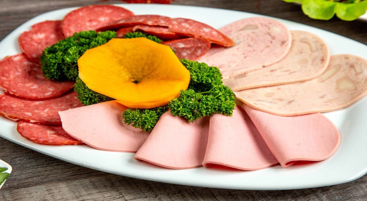 Šta ponijeti kada idete u goste - tradicionalna meza i kolači